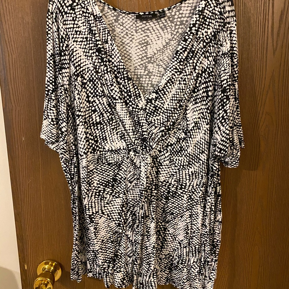 Apt 9 women’s 1X Blouse